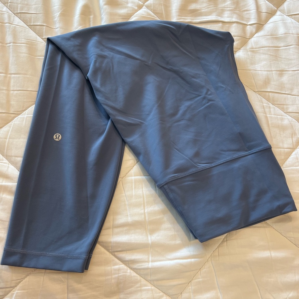 lululemon athletica women’s wunder train  Blue leggings size 14; 23”